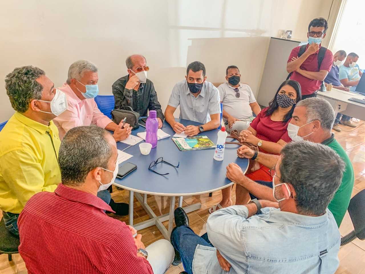 Camacã: Prefeito Paulo do Gás e o vice Rai de Panelinha se reúnem com prefeitos do CIMA